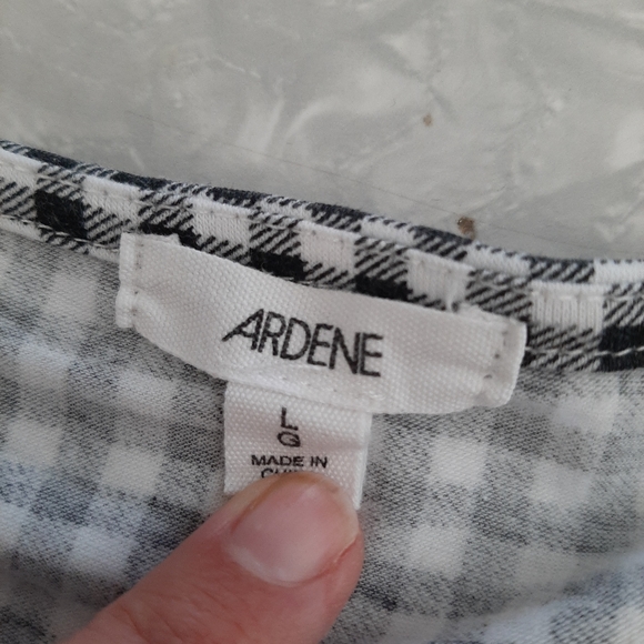 Black and white gingham top with tie size large - Picture 4 of 7